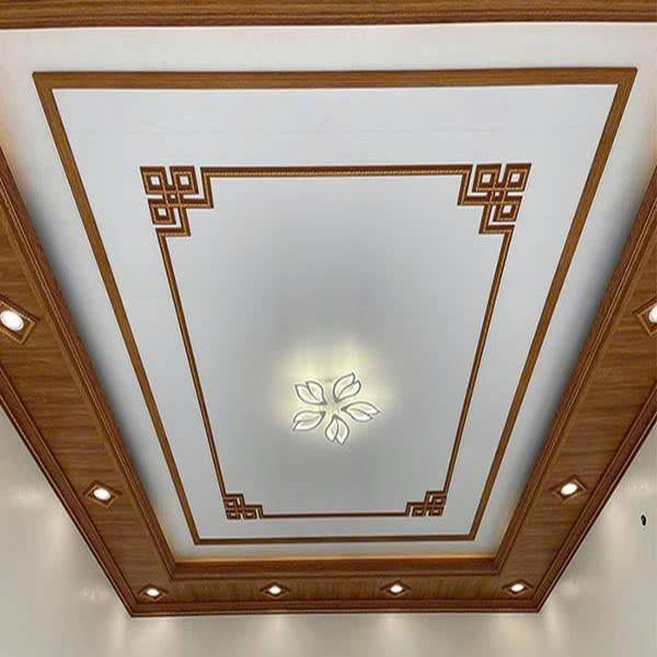 Trần Thạch Cao Có Bền Không? Tuổi Thọ Thực Tế Bao Nhiêu Năm? 1 trần nhựa giật cấp