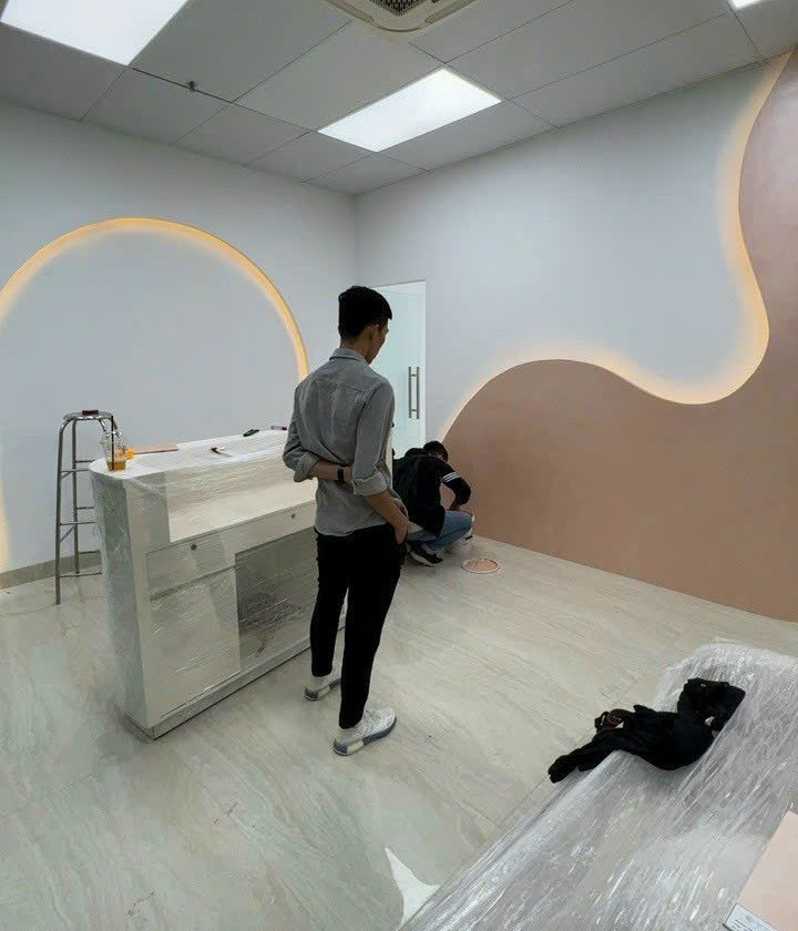 Báo giá thi công vách thạch cao ngăn phòng, cách âm, trang trí 2026 Phúc Decor